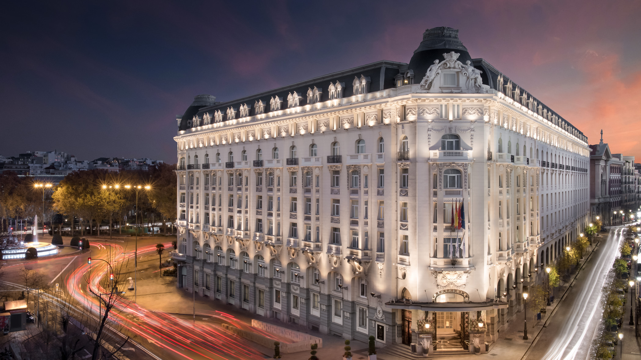 Hotel Westin Palace, Madrid 就坐落在以「光之景觀 Paisaje de la Luz」之名登錄世界文化遺產的藝術街道上。