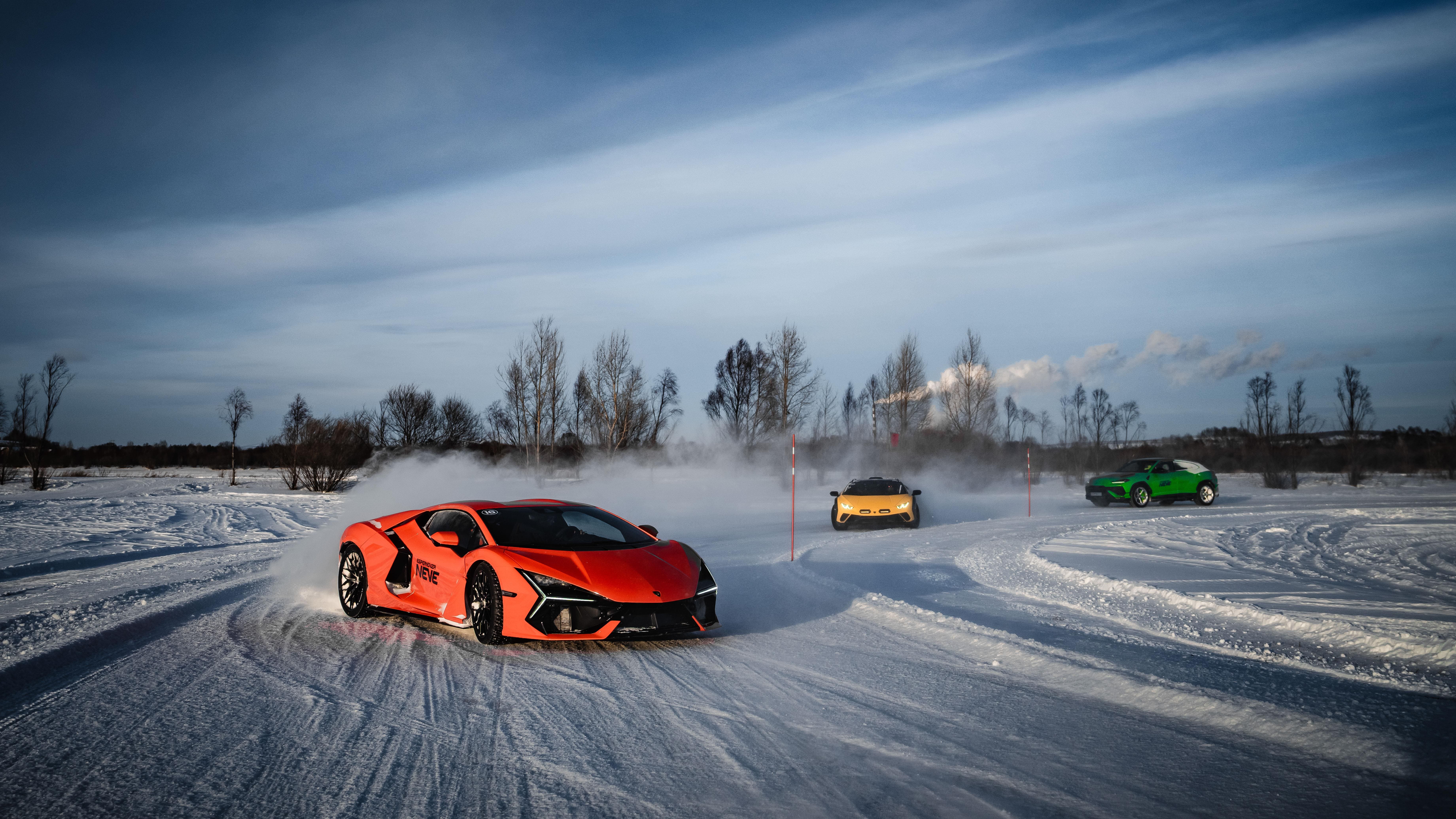 許多高階品牌都開設了冬季駕駛課程，是深度玩家尋求技術升級與自我挑戰的熱門選項。