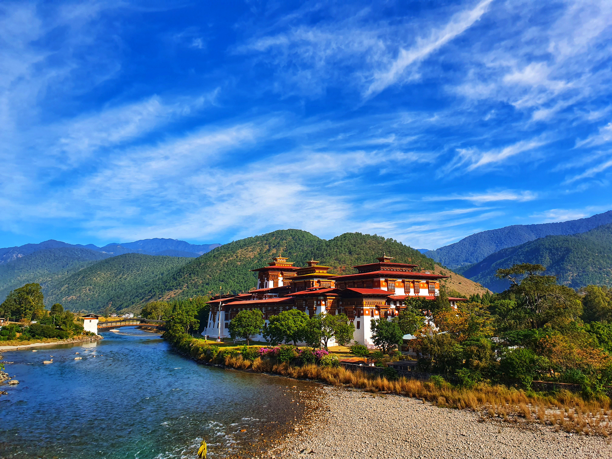 FINDING PEACE IN THE HIMALAYAS 人間最後淨土不丹