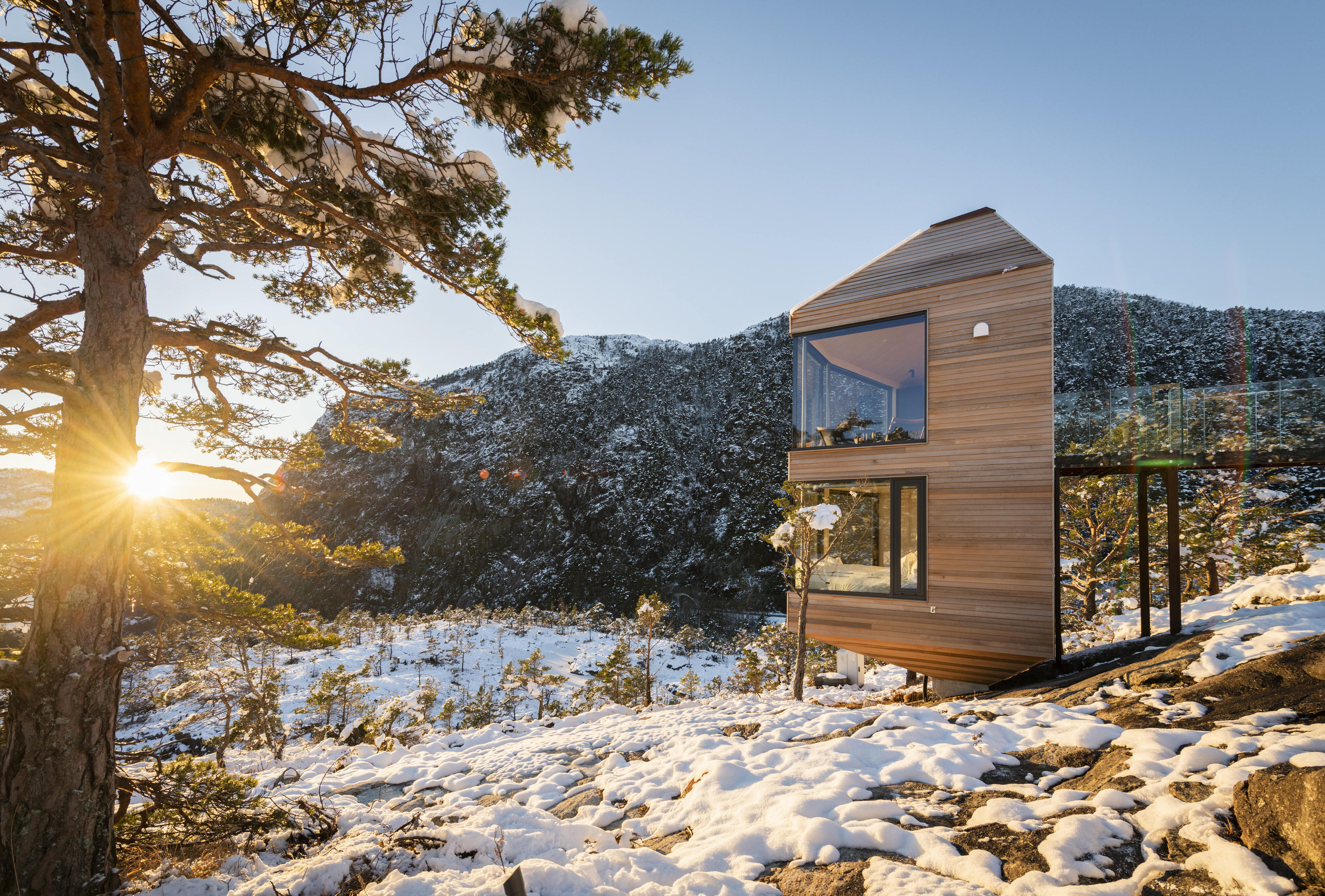 避世建築新維度 - 懸浮於峽灣之巔的岩石觀察室