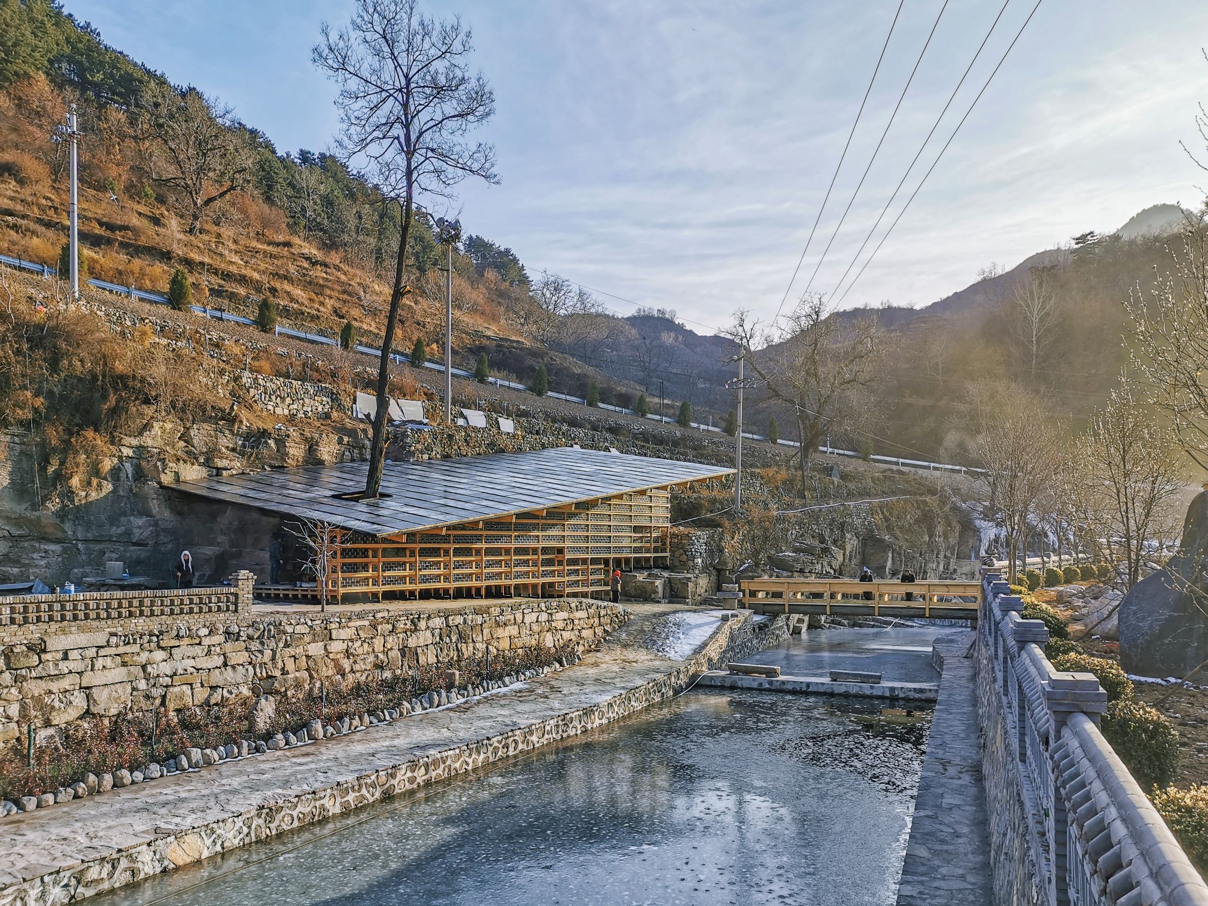 PENETRATING AESTHETIC: ZHESHUI NATURAL LIBRARY 透視建築 - 山岩上的清透書屋