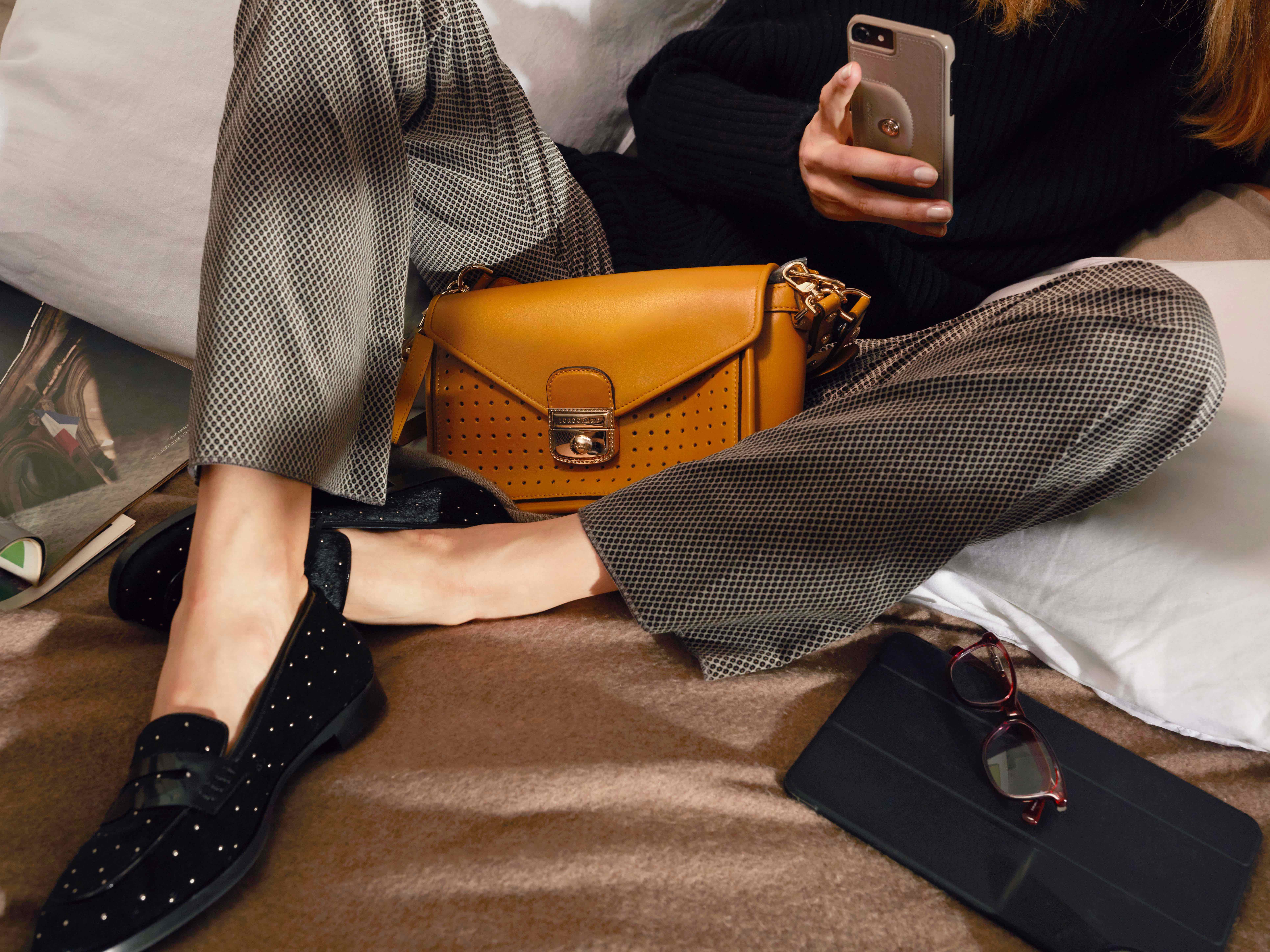 Mlle LONGCHAMP 系列是品牌精神象征的靈魂系列，體現了一種坦白率真，漫不經心無憂無慮，自由自在的法式精神氣質。