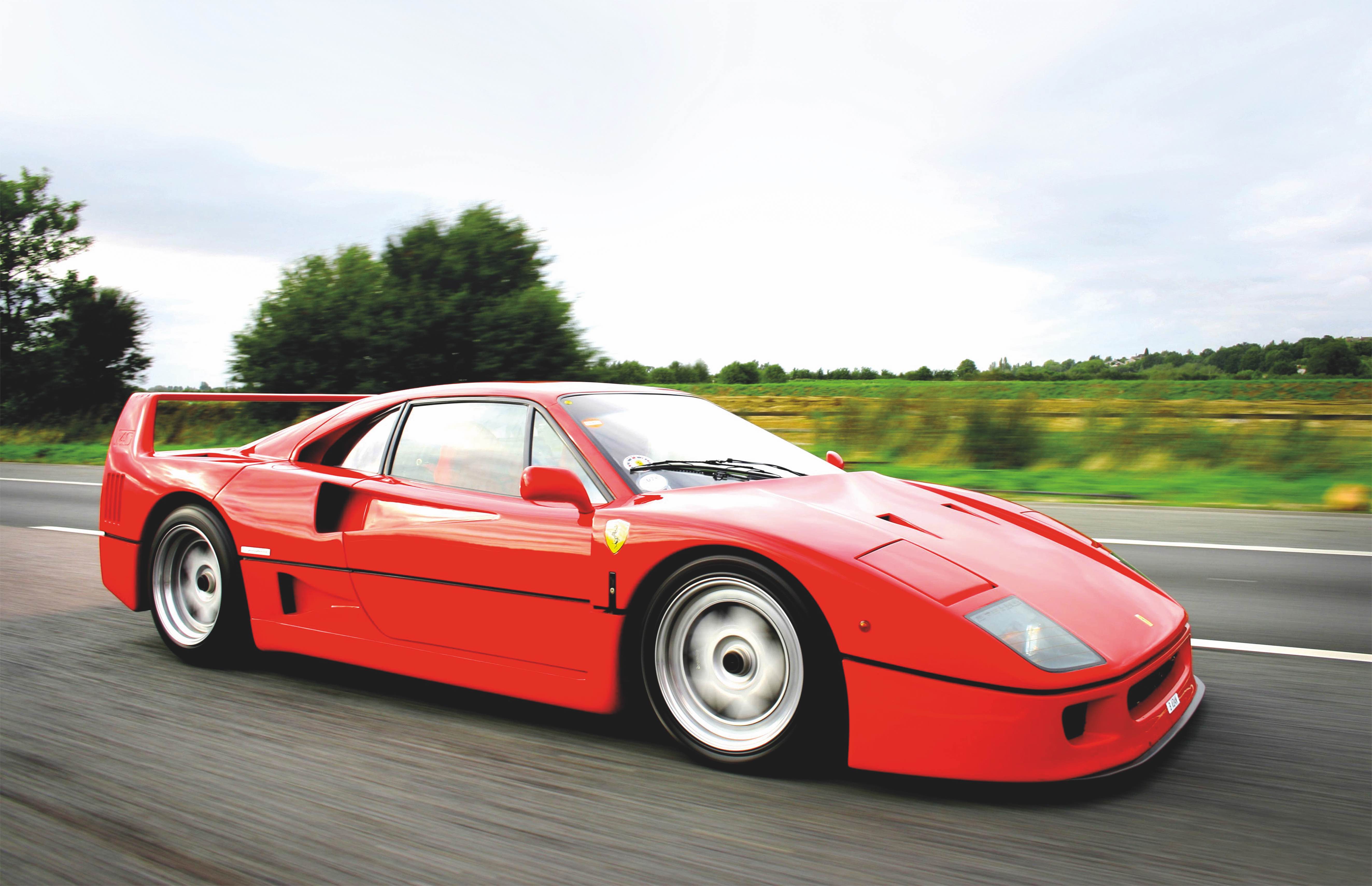 FERRARI F40 規格表 國籍:義大利 發表時間:1987年 規格:長 4,430×寬 1,980×高 1,130 mm 引擎:V8 雙渦輪增壓 排氣量:2,936c.c. 馬力:478 hp /7,000 rpm 扭力:58.8kgm/4,000 rpm